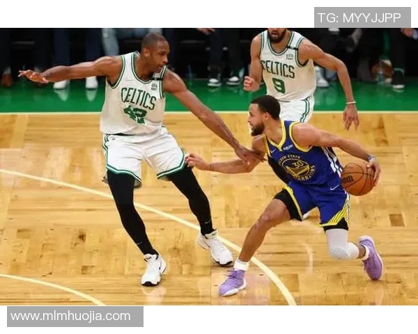 勇士与鹈鹕激战G4常规赛精彩回顾与赛后分析